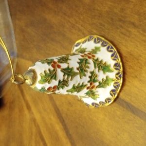 Metal Enamel Holly Berry Bell 🔔 🎄